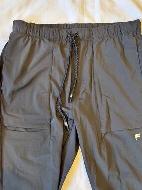 Fabletics Men’s Jogger Pants Black Athletic Zip Pocket Size S (See Measurements)